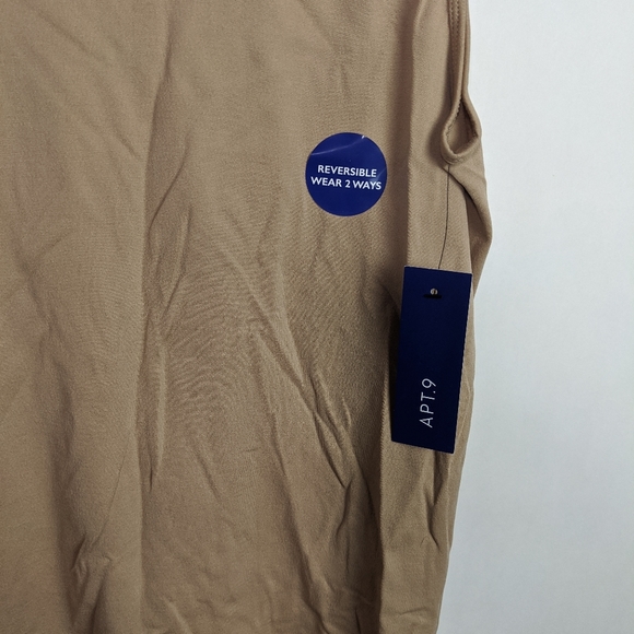 💥NWT reversable tank top essential tank top - Picture 3 of 5